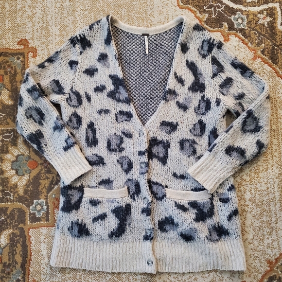 FREE PEOPLE Out Of Africa Wool Blend Oversized Leopard Cardigan XS - Picture 11 of 11